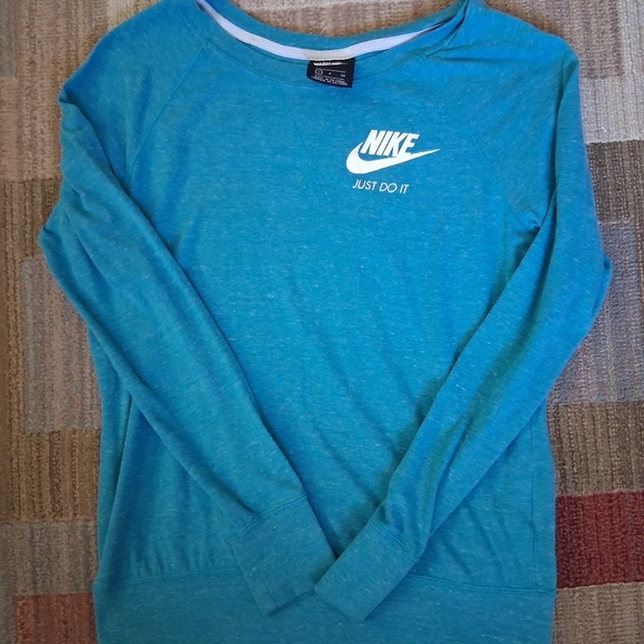 Women's Nike long sleeve shirt - Picture 1 of 1